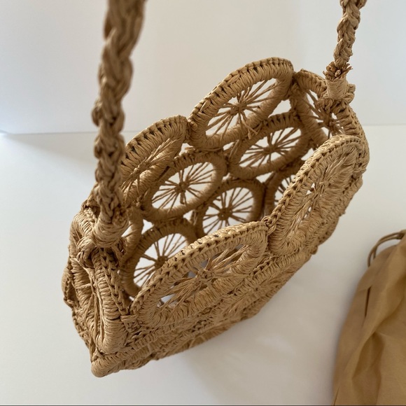 Open Weave Woven Round Straw Crossbody Bag - Picture 4 of 6